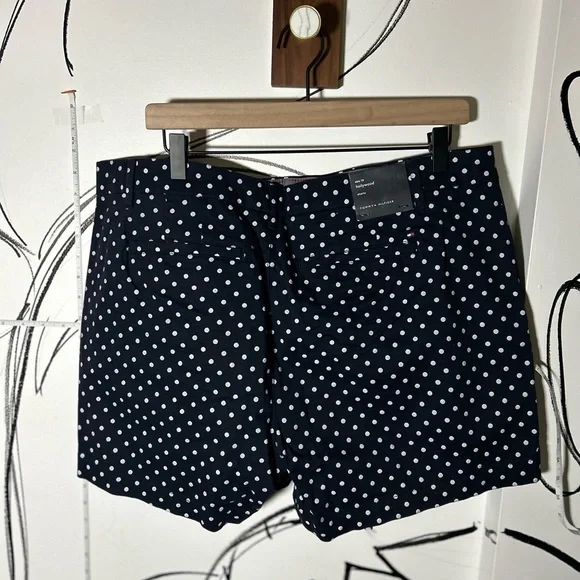 NEW Tommy Hilfiger Women’s Hollywood 5” Shorts, Navy w/White Polka Dot Size 16 - Picture 8 of 9